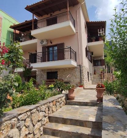 Panos Luxury Suites Καλαμπάκα Εξωτερικό φωτογραφία
